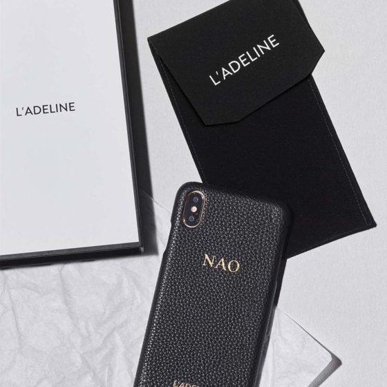 Set designer Paris spécialisée dans les packshots e-commerce d'accessoires.