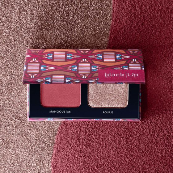 Mise en scène de texture cosmétique révélant la finesse et la qualité d'un produit de luxe imaginée par une set designer Paris.