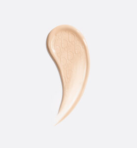Composition artistique de texture cosmétique réalisée à Paris pour la communication d'une marque de beauté haut de gamme.