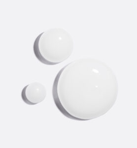 Image de texture cosmétique conçue par Marion Parfait, styliste photo et set designer à Paris, pour sublimer l'univers d'une marque beauté.
